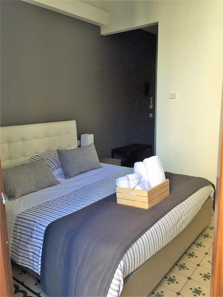 Ottomood Ala Ovest Catania Centro Bed & Breakfast Ngoại thất bức ảnh